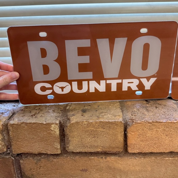 Texas Longhorns Set of Two Orange and White Acrylic License Plates - Picture 2 of 5